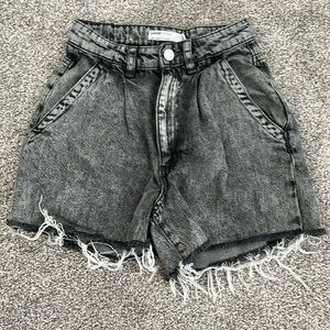 Juniors Garage Denim “mom” jeans short